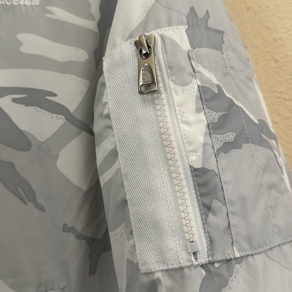 The North Face Camouflage Bomber Jacket White & Gray Women’s M - Picture 6 of 16